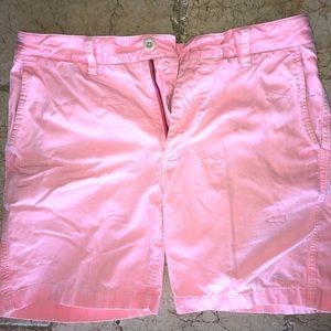 32” Vineyard Vines Pink Island Shorts